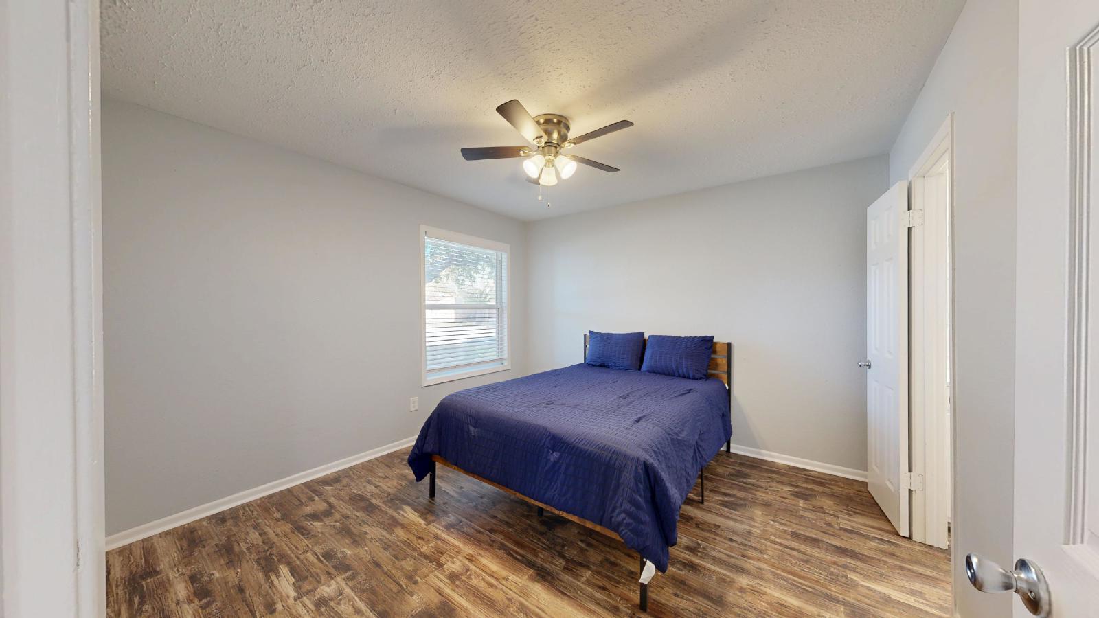 1325 Airline property image