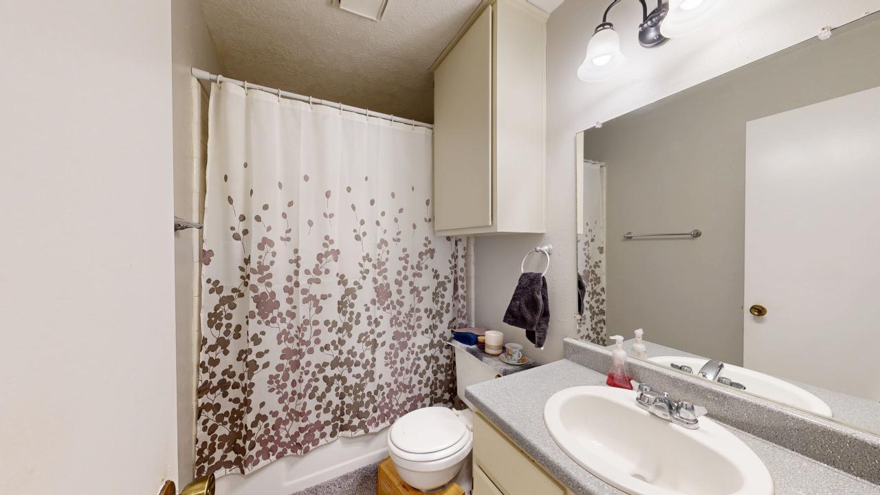 Unit B property image